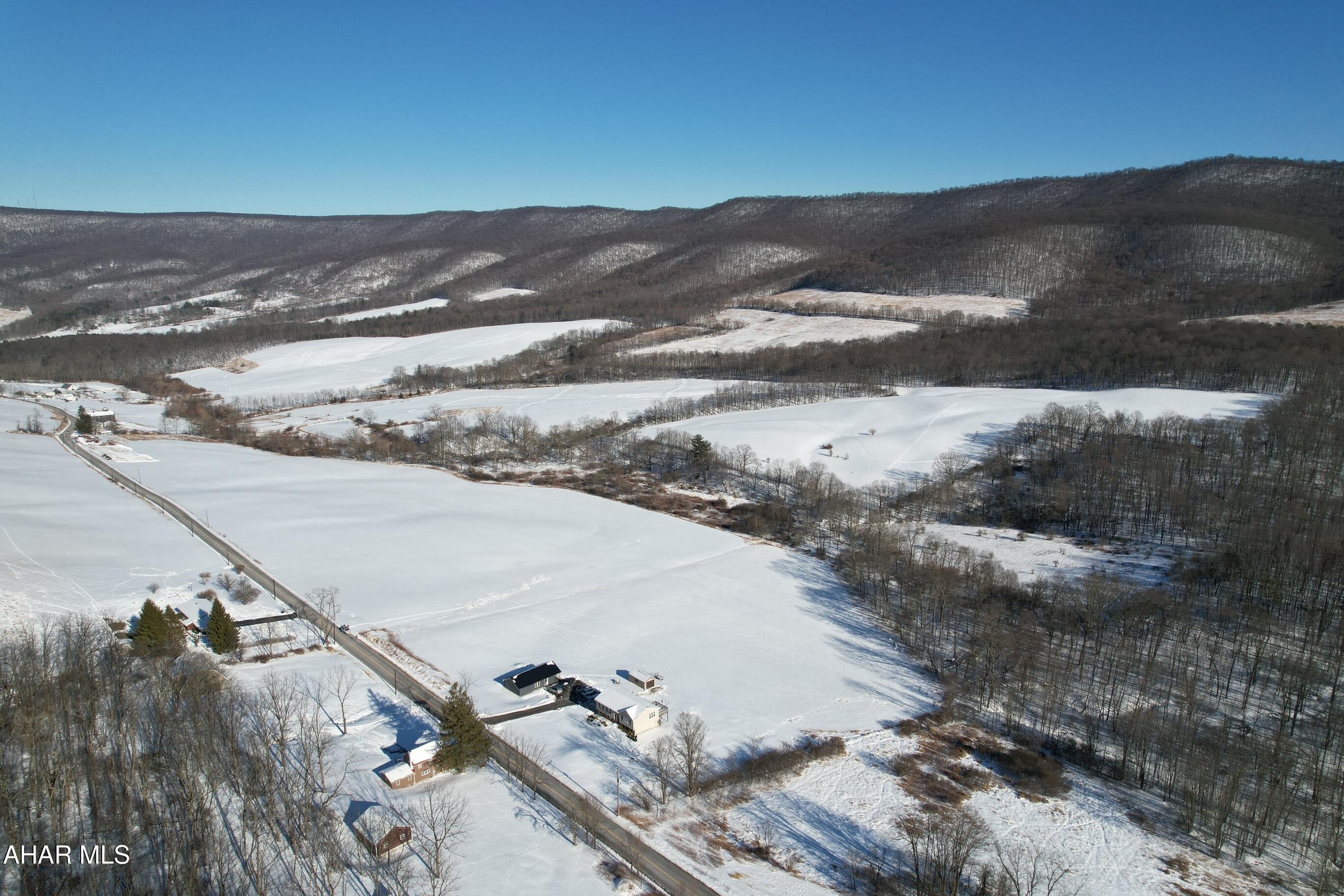 5620 Milligans Cove Road Manns Choice, PA 15550 - Photo 12 of 30