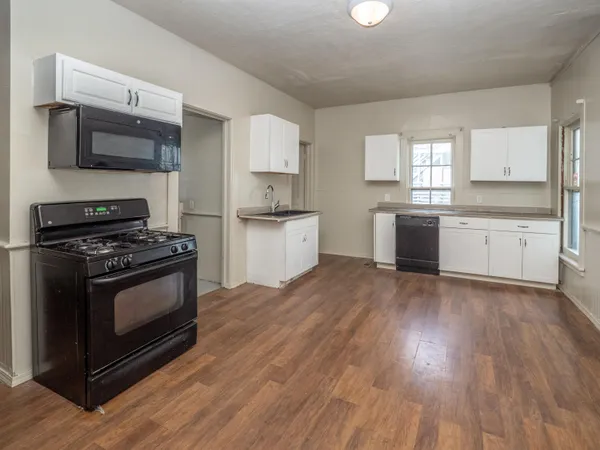 $179,500 | 935 West Lovell Street, Kalamazoo, MI 49007