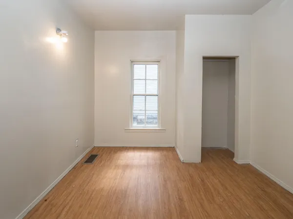 $179,500 | 935 West Lovell Street, Kalamazoo, MI 49007