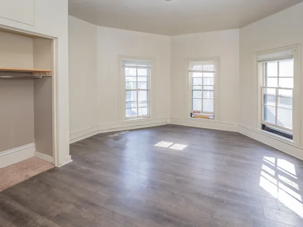 $179,500 | 935 West Lovell Street, Kalamazoo, MI 49007