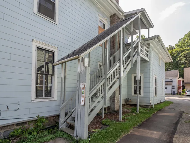 $179,500 | 935 West Lovell Street, Kalamazoo, MI 49007