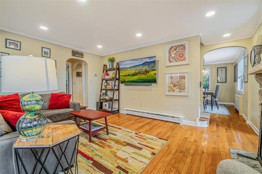 21 Marquette Road Pittsburgh, PA 15229 - Photo 7 of 44 a living room with furniture and wooden floor