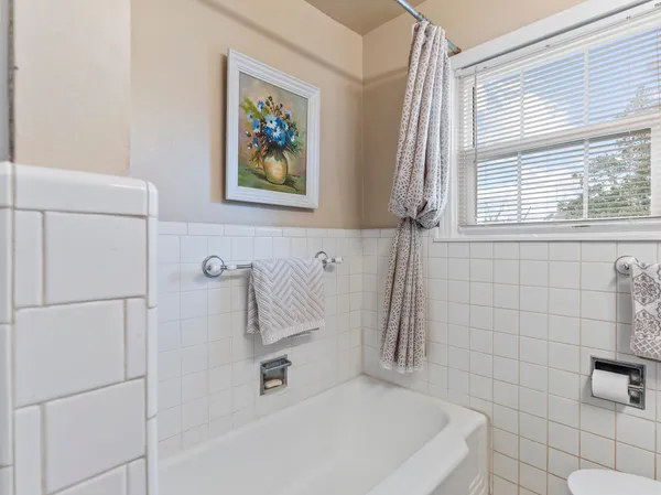 $289,000 | 910 6th Street, Bay City, TX 77414