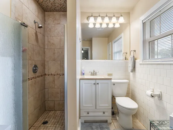 $289,000 | 910 6th Street, Bay City, TX 77414