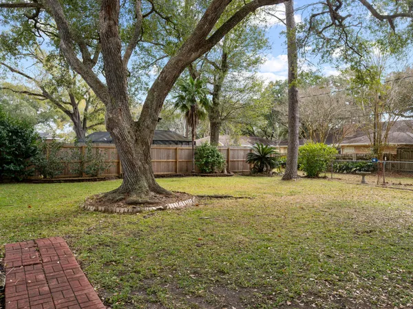 $289,000 | 910 6th Street, Bay City, TX 77414