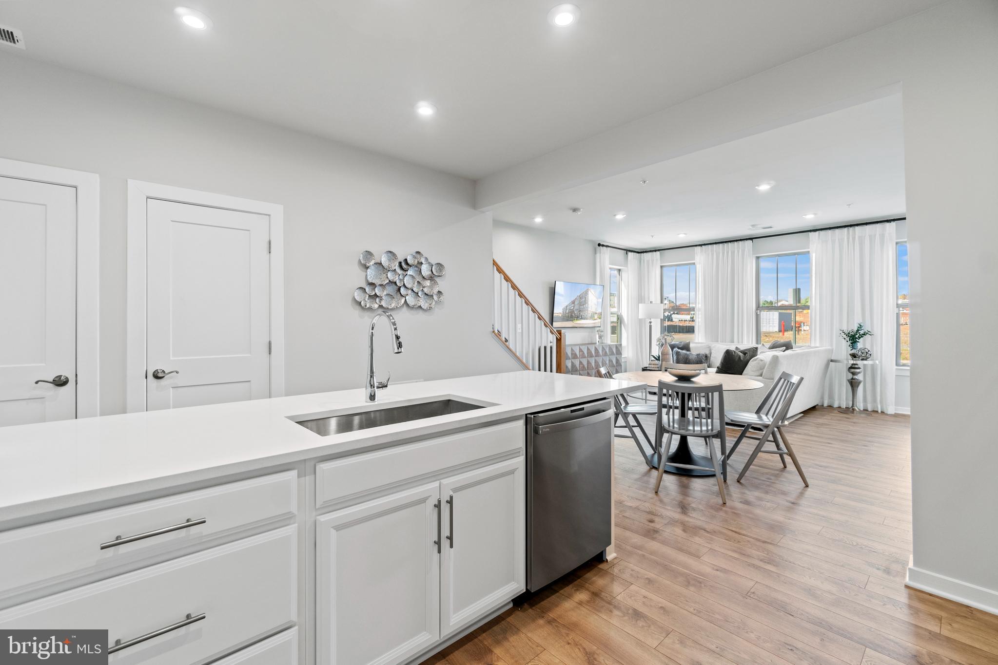 13693 Innovation Station Loop Herndon, VA 20171 - Photo 6 of 39