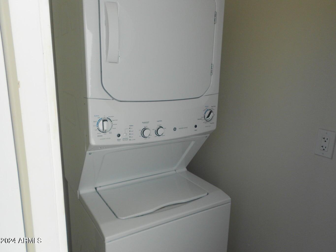 3151 North 36th Street, Unit 5 Phoenix, AZ 85018 - Photo 12 of 13 a utility room with dryer and washer