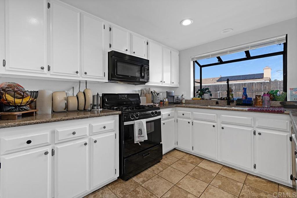 8523 Happy Way South El Cajon, CA 92021 - Photo 7 of 18