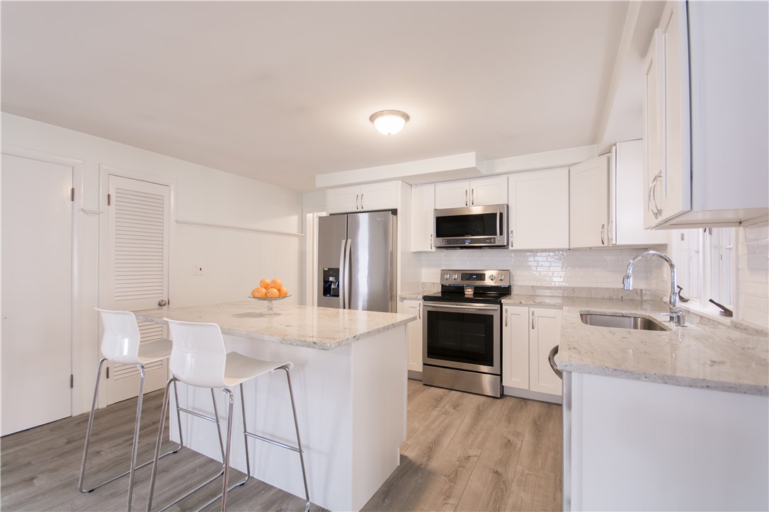 15 Rome Avenue Providence, RI 02908 - Photo 3 of 24