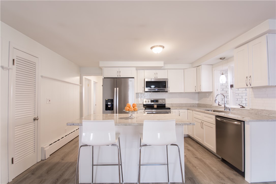 15 Rome Avenue Providence, RI 02908 - Photo 4 of 24