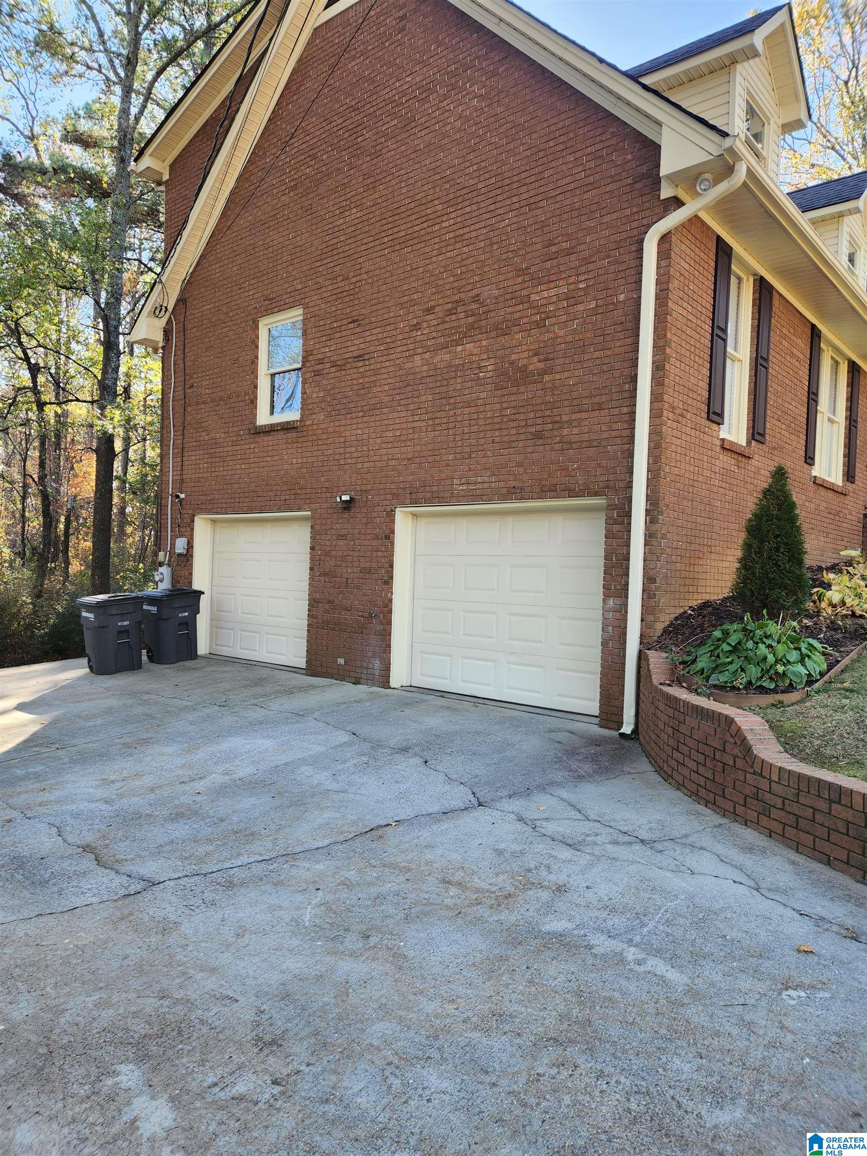 15 Stone Ridge Trail Birmingham, AL 35210 - Photo 3 of 14