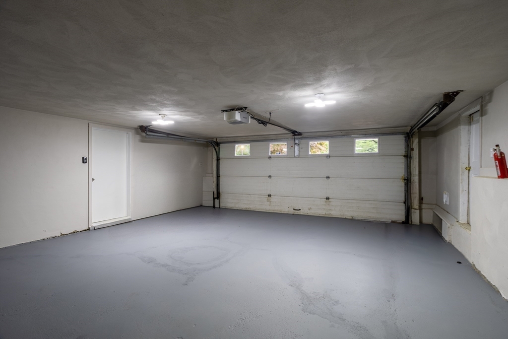 477 Salisbury Street Worcester, MA 01609 - Photo 36 of 42