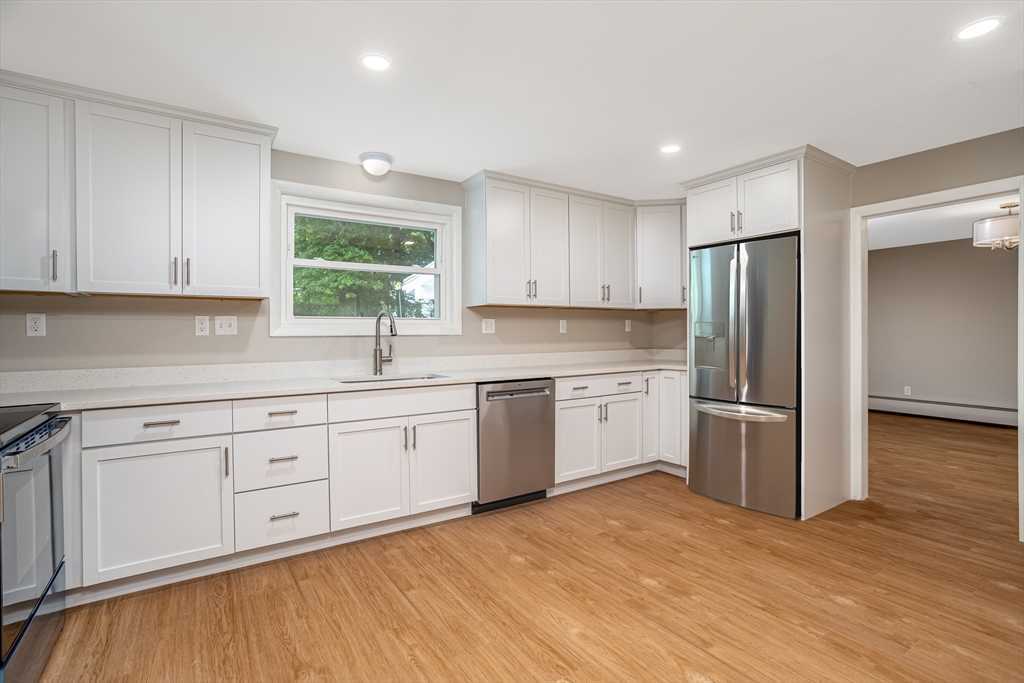 477 Salisbury Street Worcester, MA 01609 - Photo 5 of 42