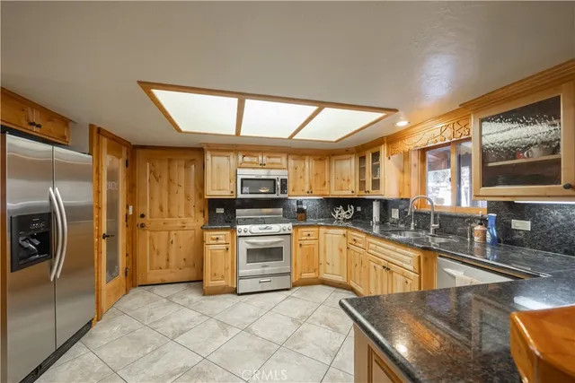 $3,100 | 42591 La Cerena Avenue, Big Bear Lake, CA 92315
