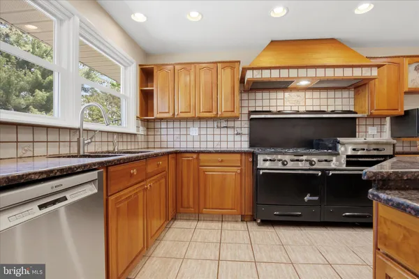 $525,000 | 241 School Lane, Norristown, PA 19403