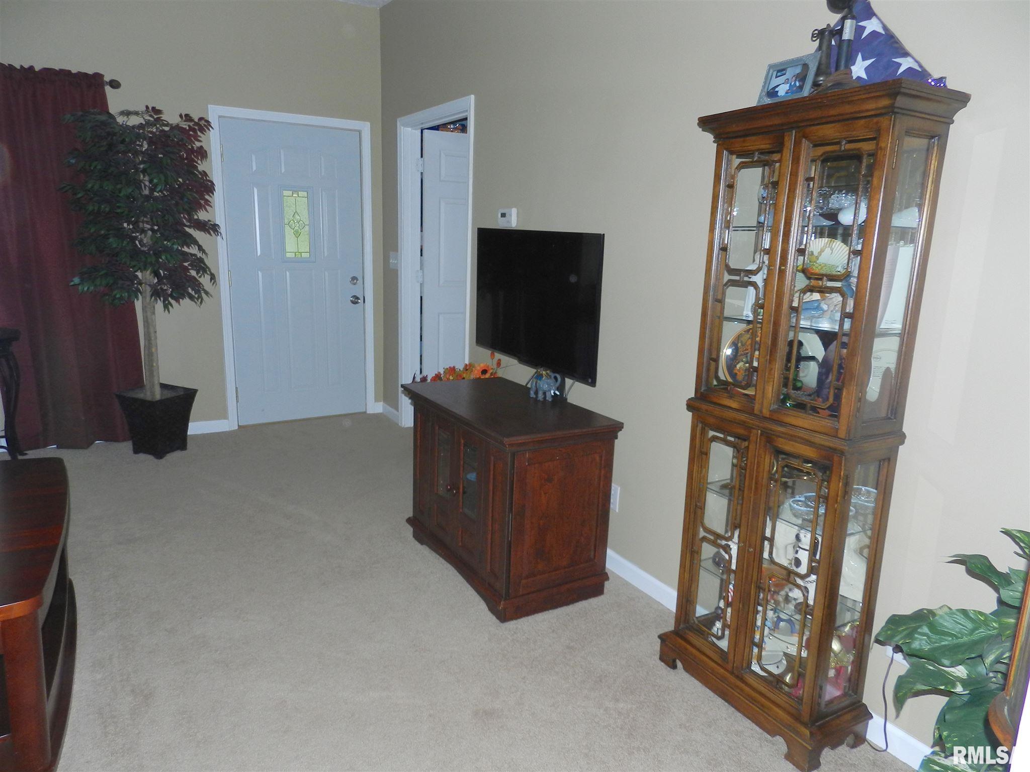 12590 Saraville Road Marion, IL 62959 - Photo 7 of 34