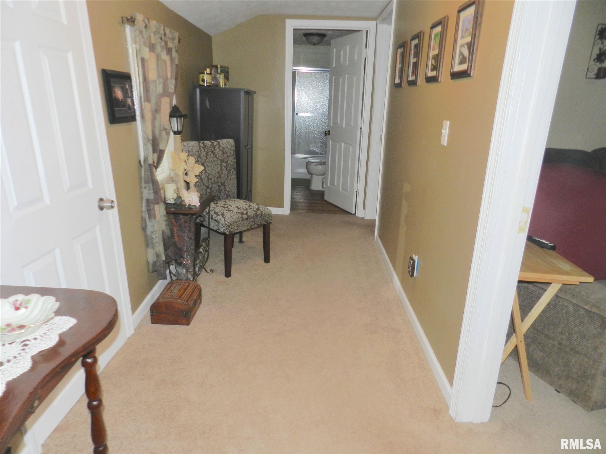 12590 Saraville Road Marion, IL 62959 - Photo 8 of 34
