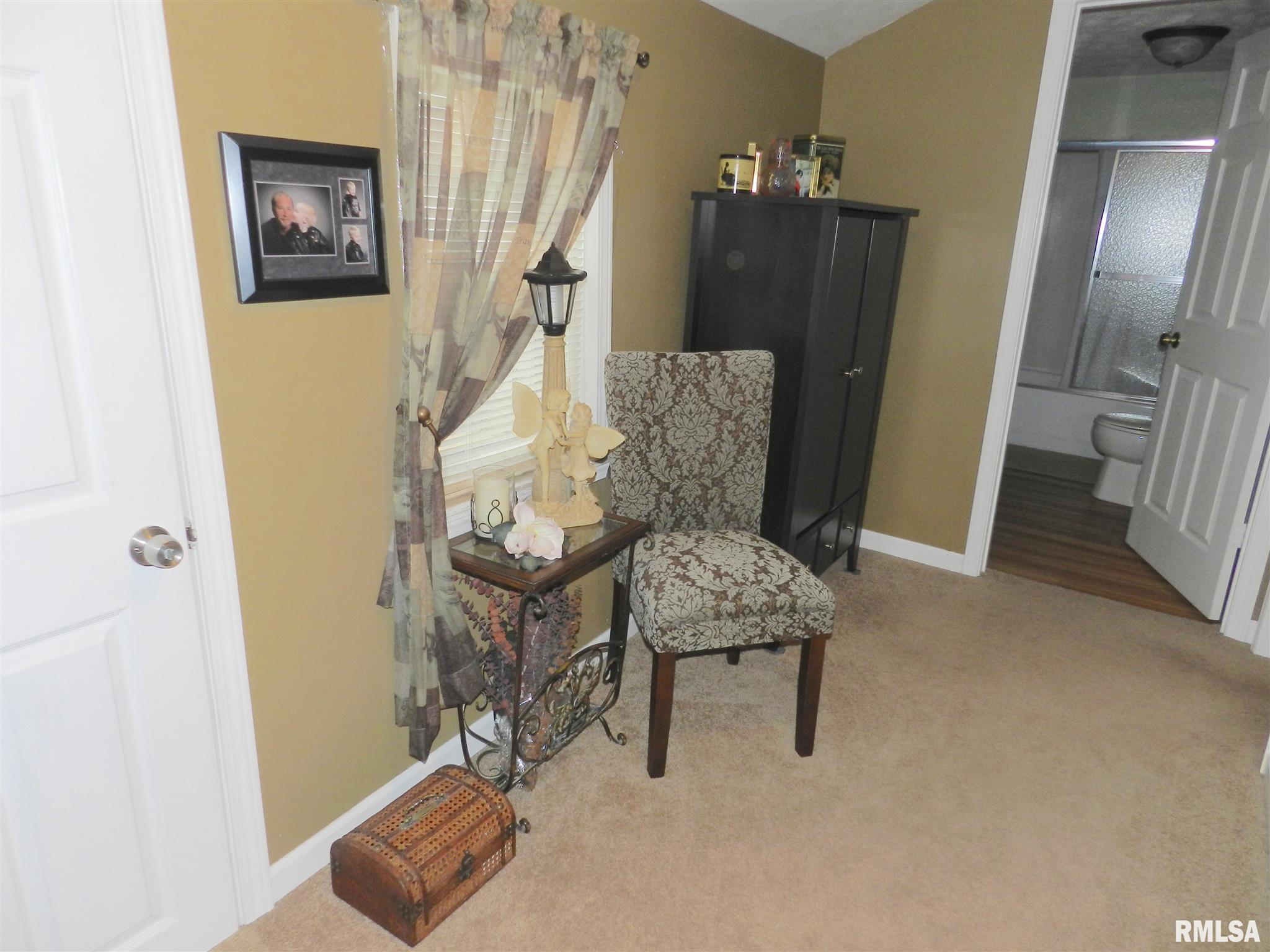 12590 Saraville Road Marion, IL 62959 - Photo 9 of 34