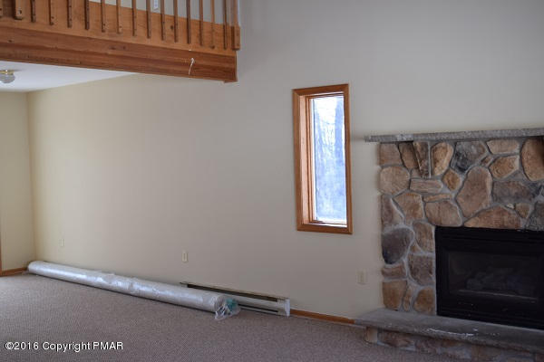 Murphy Circle Bushkill, PA 18324 - Photo 2 of 10 DSC_0055