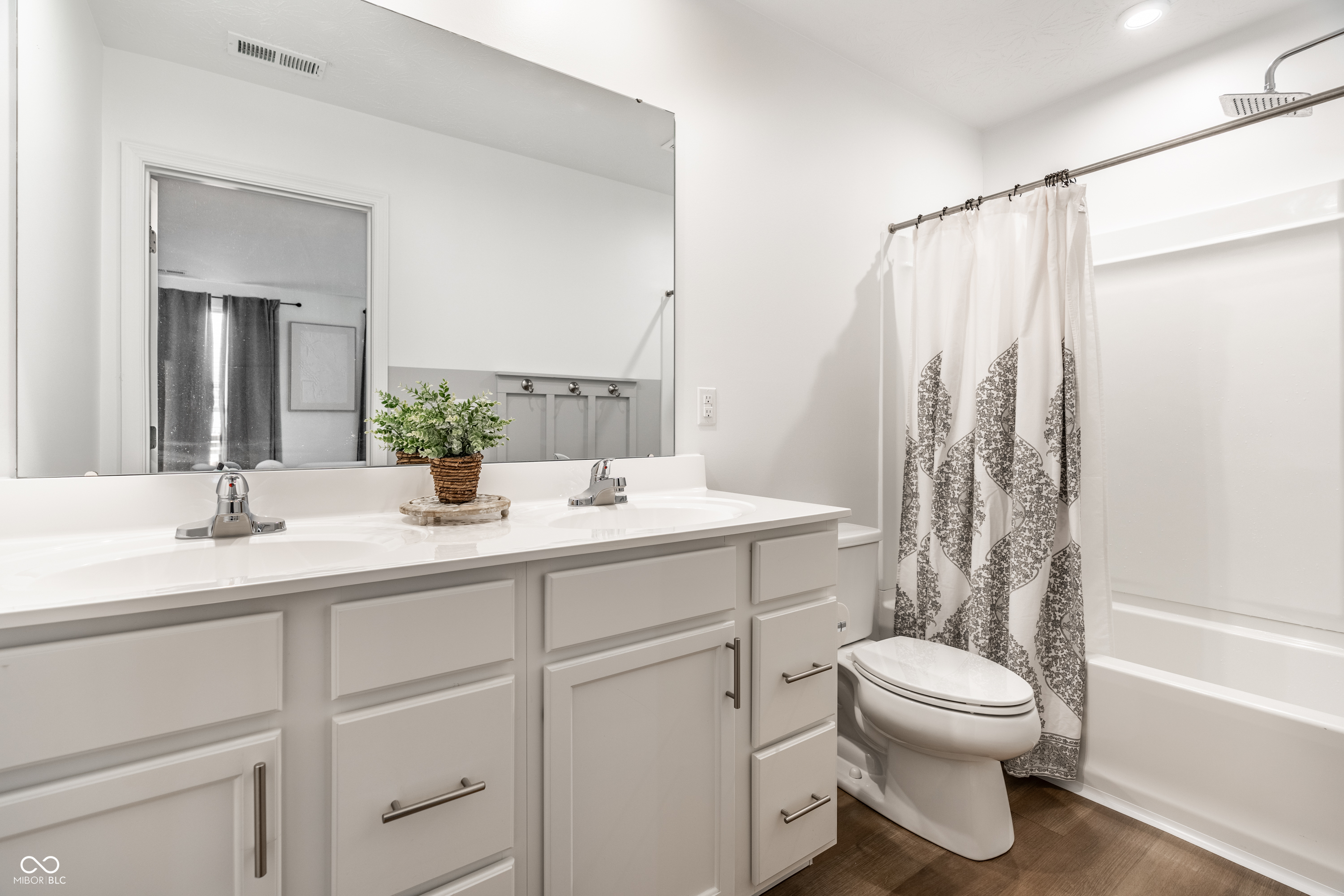 9823 Hulton Road Pendleton, IN 46064 - Photo 16 of 28