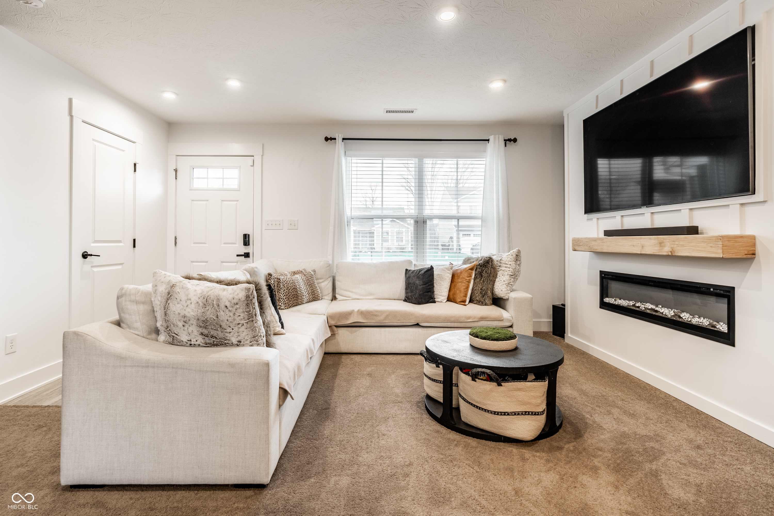 9823 Hulton Road Pendleton, IN 46064 - Photo 4 of 28