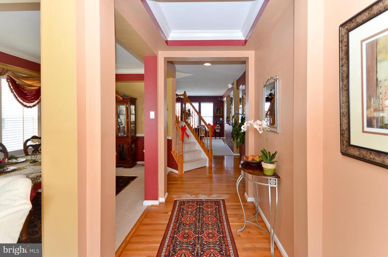 2648 Cast Off Loop Woodbridge, VA 22191 - Photo 2 of 30 Foyer