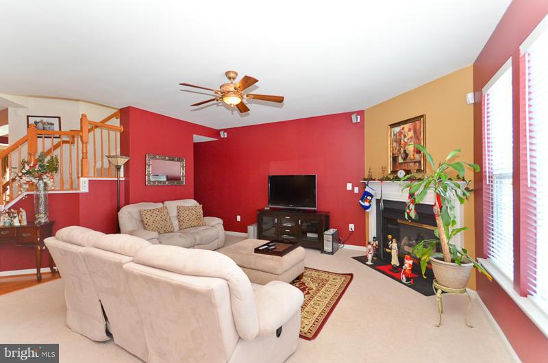 2648 Cast Off Loop Woodbridge, VA 22191 - Photo 5 of 30 Family Room