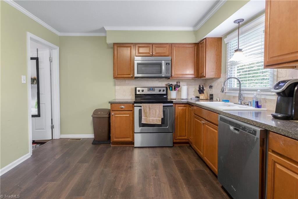 1701 Bolingbroke Road High Point, NC 27265 - Photo 9 of 17 Gallery Image 9