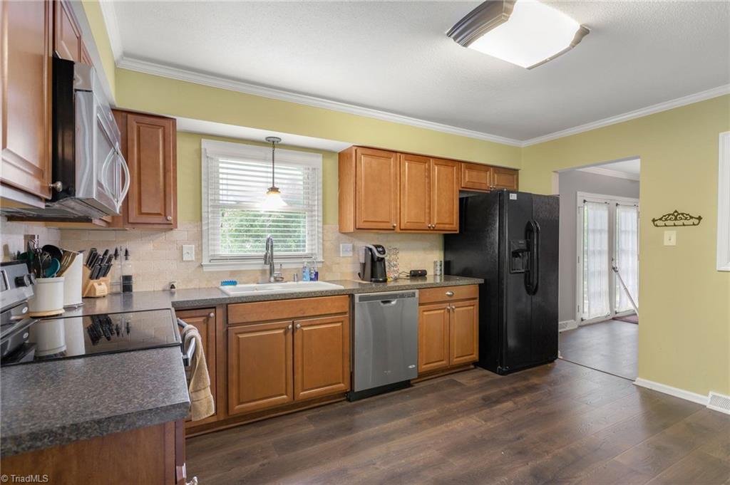 1701 Bolingbroke Road High Point, NC 27265 - Photo 10 of 17 Gallery Image 10