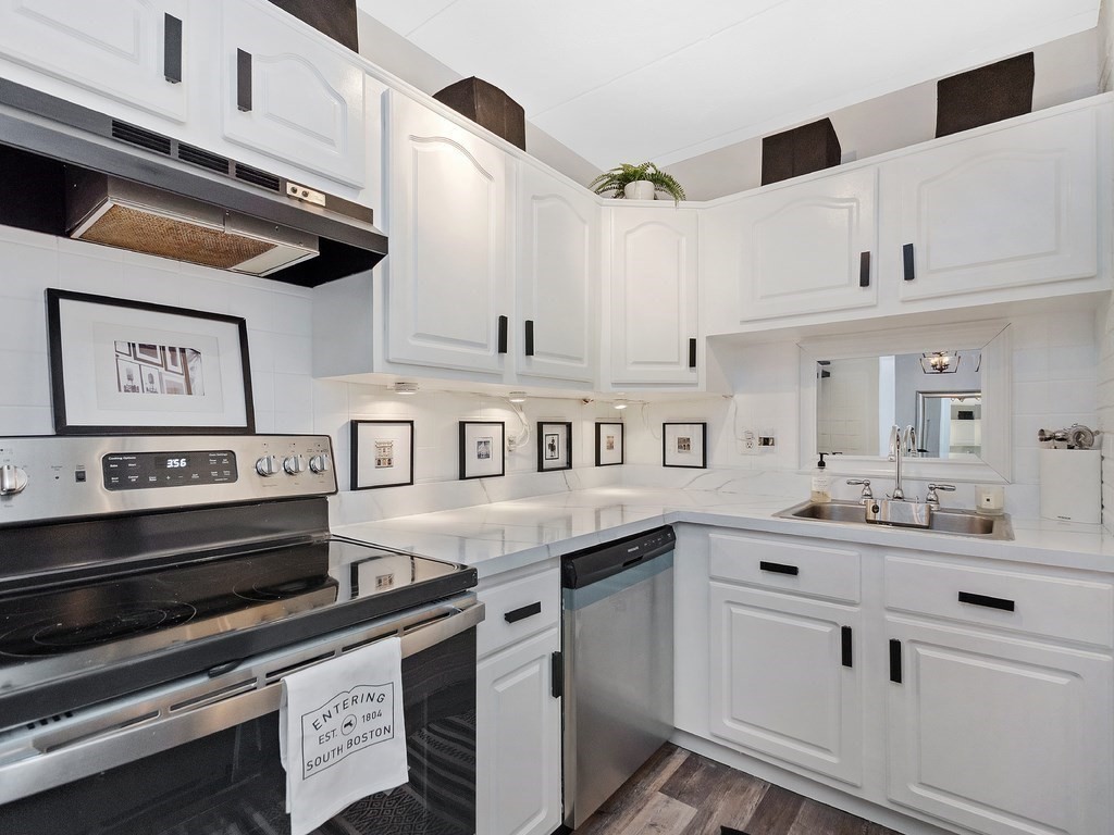 761 East 6th Street, Unit 7 Boston, MA 02127 - Photo 3 of 16