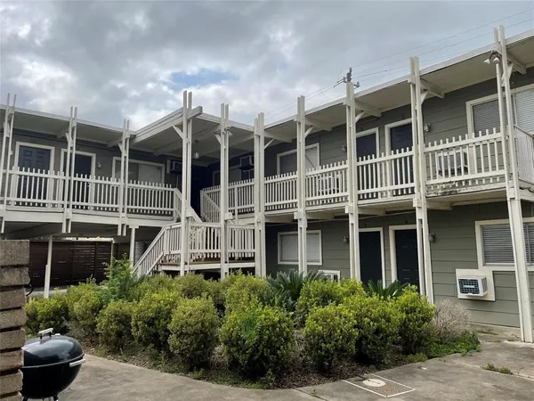 $1,025 | 2006 Sul Ross Street, Unit 5, Houston, TX 77098