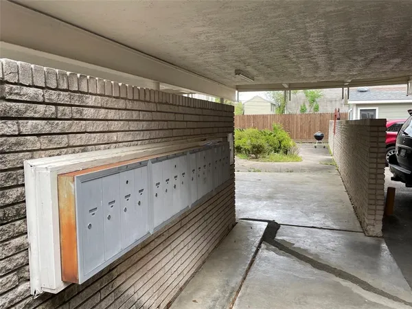 $1,025 | 2006 Sul Ross Street, Unit 5, Houston, TX 77098