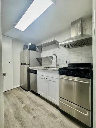 $1,025 | 2006 Sul Ross Street, Unit 5, Houston, TX 77098