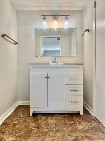 $1,025 | 2006 Sul Ross Street, Unit 5, Houston, TX 77098