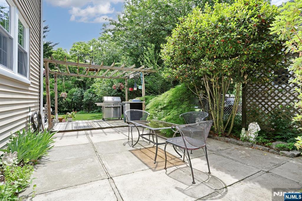 396 Burlington Road Paramus, NJ 07652 - Photo 36 of 46