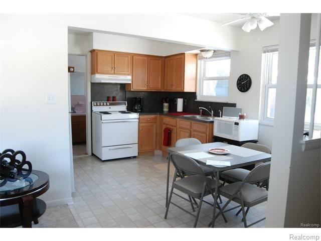 2401 West 13 Mile Road Royal Oak, MI 48073 - Photo 5 of 8
