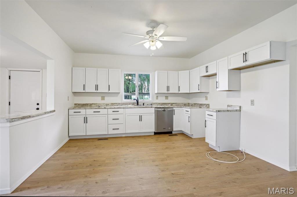 104 North 6th Street Witt, IL 62094 - Photo 11 of 33