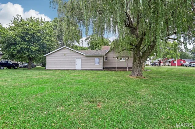 $150,000 | 104 North 6th Street, Witt, IL 62094