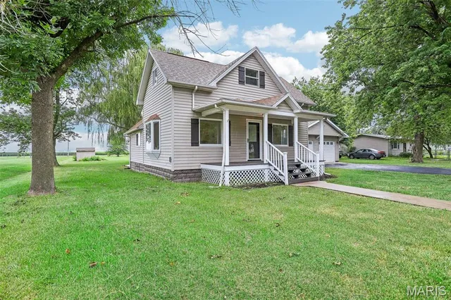 $150,000 | 104 North 6th Street, Witt, IL 62094