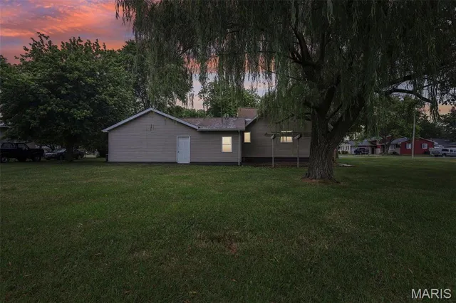 $150,000 | 104 North 6th Street, Witt, IL 62094