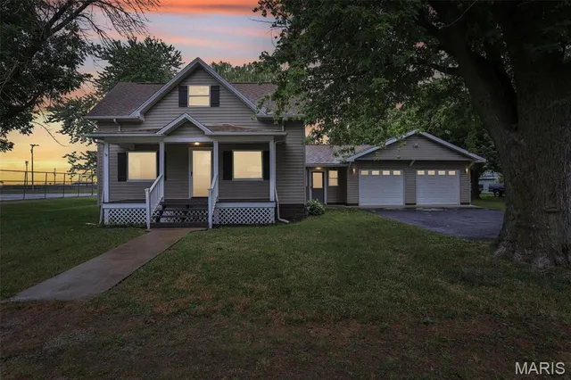 $150,000 | 104 North 6th Street, Witt, IL 62094