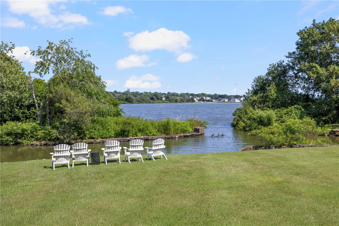 44 Bliss Mine Road, Unit 10 Middletown, RI 02842 - Photo 33 of 50