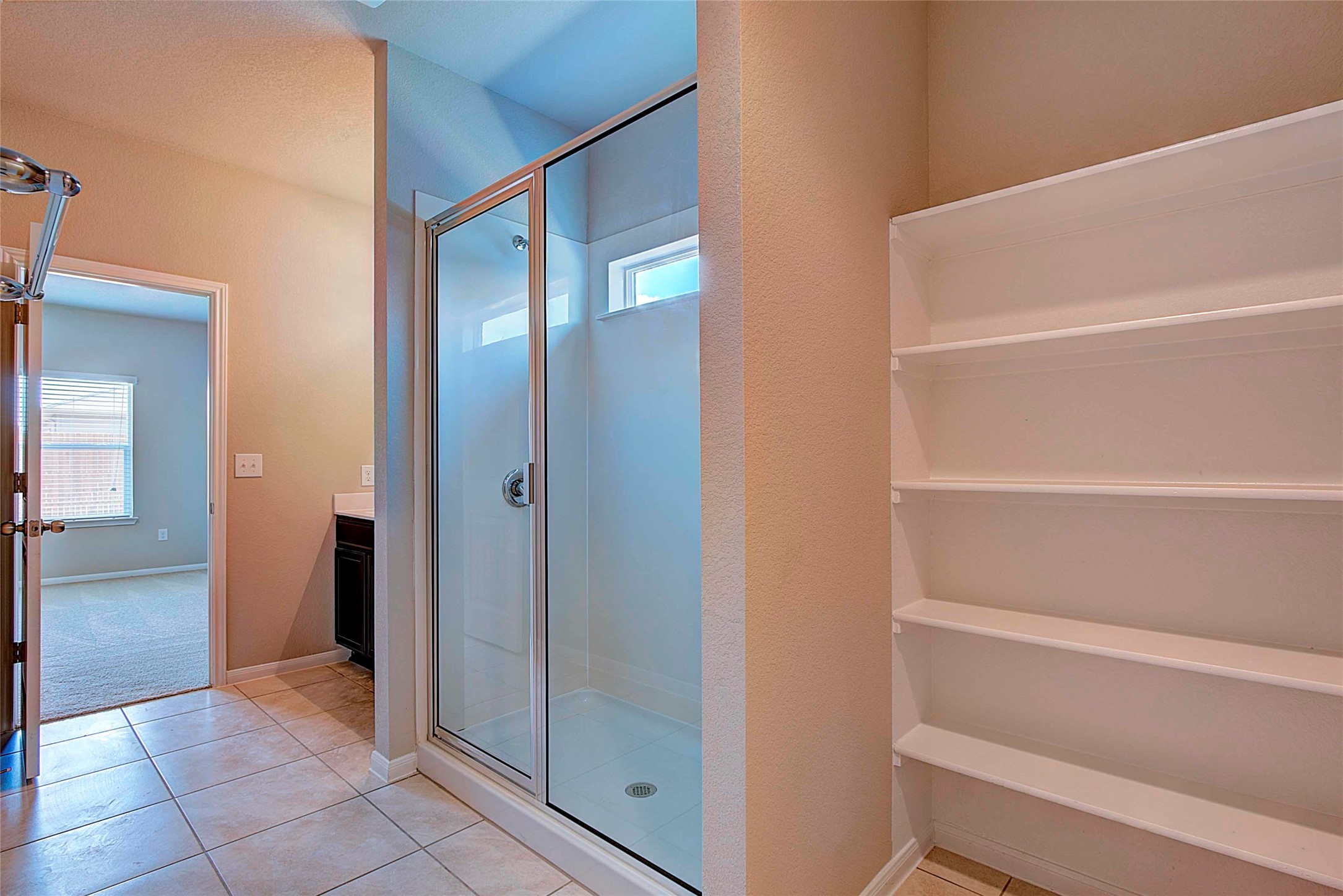 10404 Hatton Lane Austin, TX 78754 - Photo 15 of 27 a view of an empty walk in closet