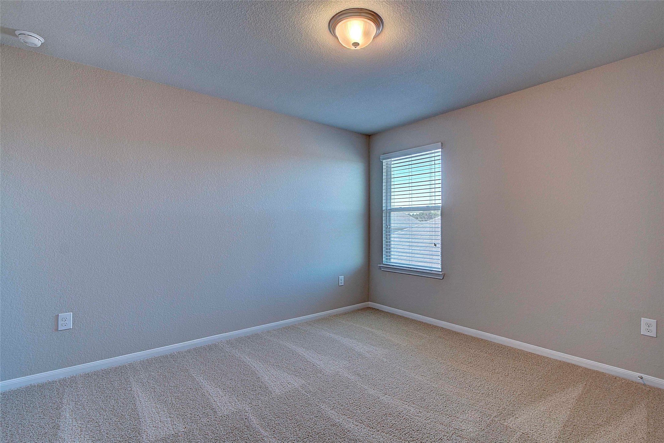 10404 Hatton Lane Austin, TX 78754 - Photo 19 of 27 an empty room with a window