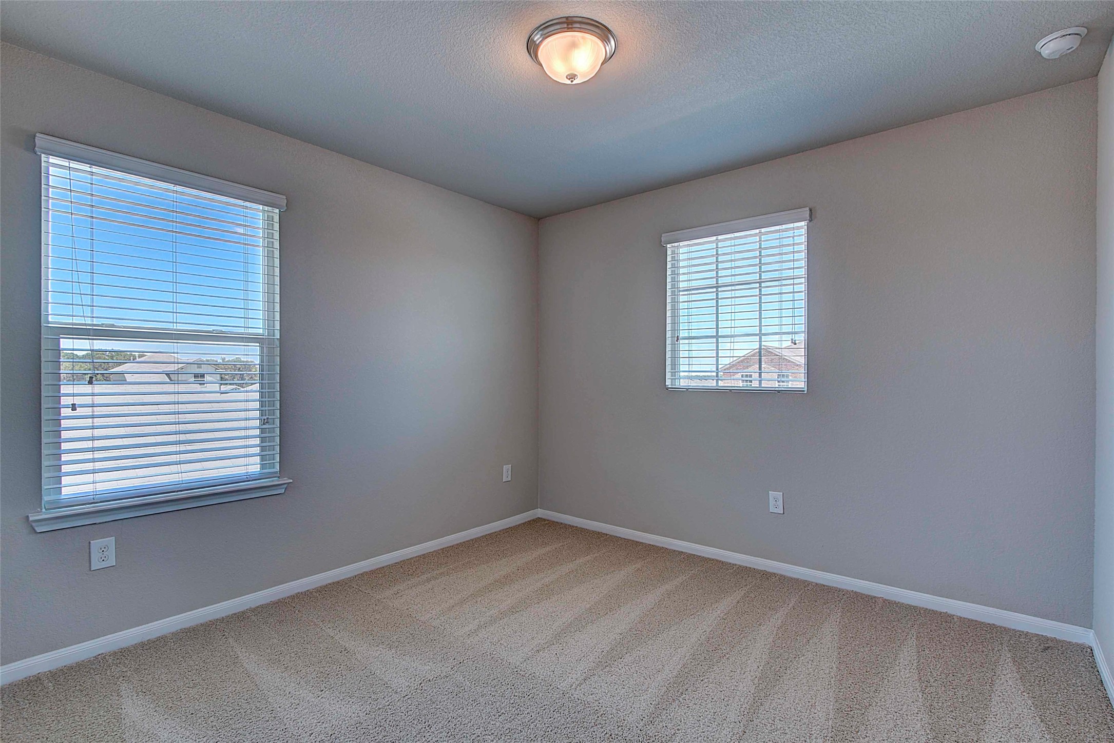 10404 Hatton Lane Austin, TX 78754 - Photo 21 of 27 an empty room with a window