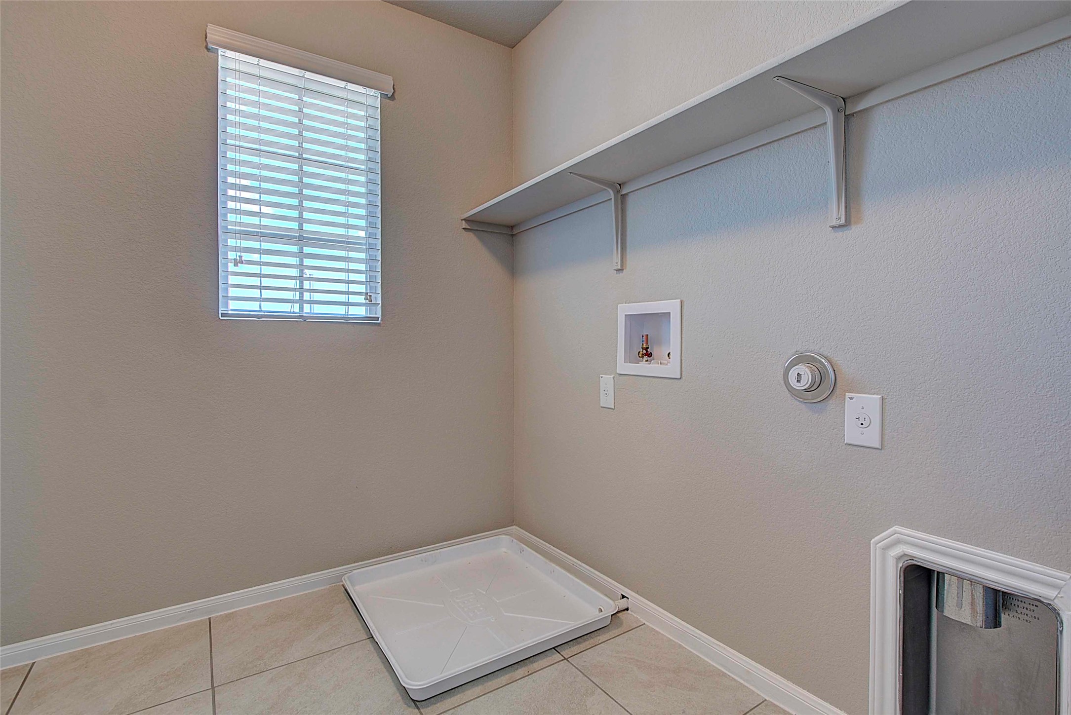 10404 Hatton Lane Austin, TX 78754 - Photo 24 of 27 a view of utility room