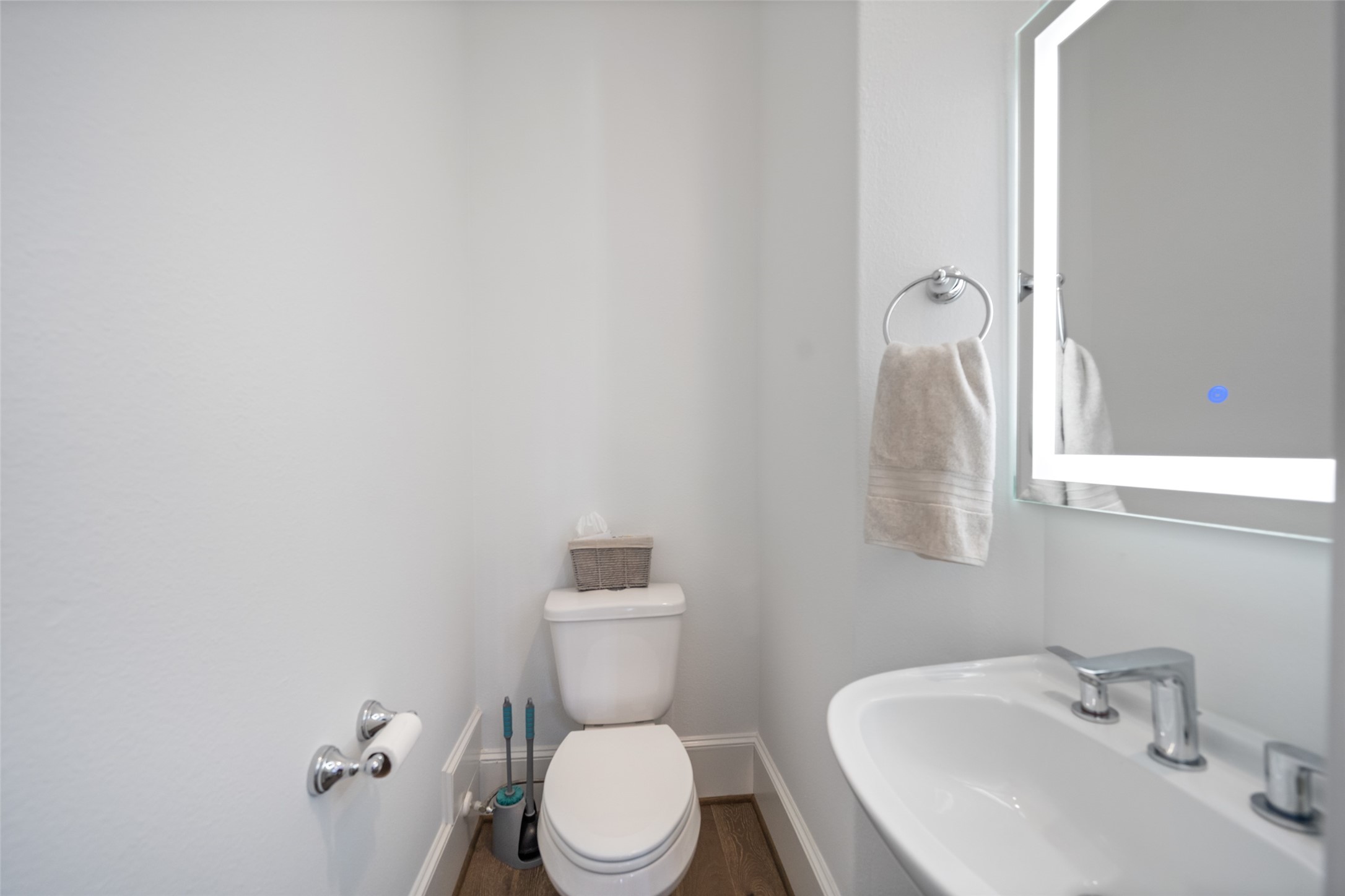 3307 Timbergrove Oaks Street Houston, TX 77008 - Photo 13 of 33 a white toilet sitting next to a bathroom sink