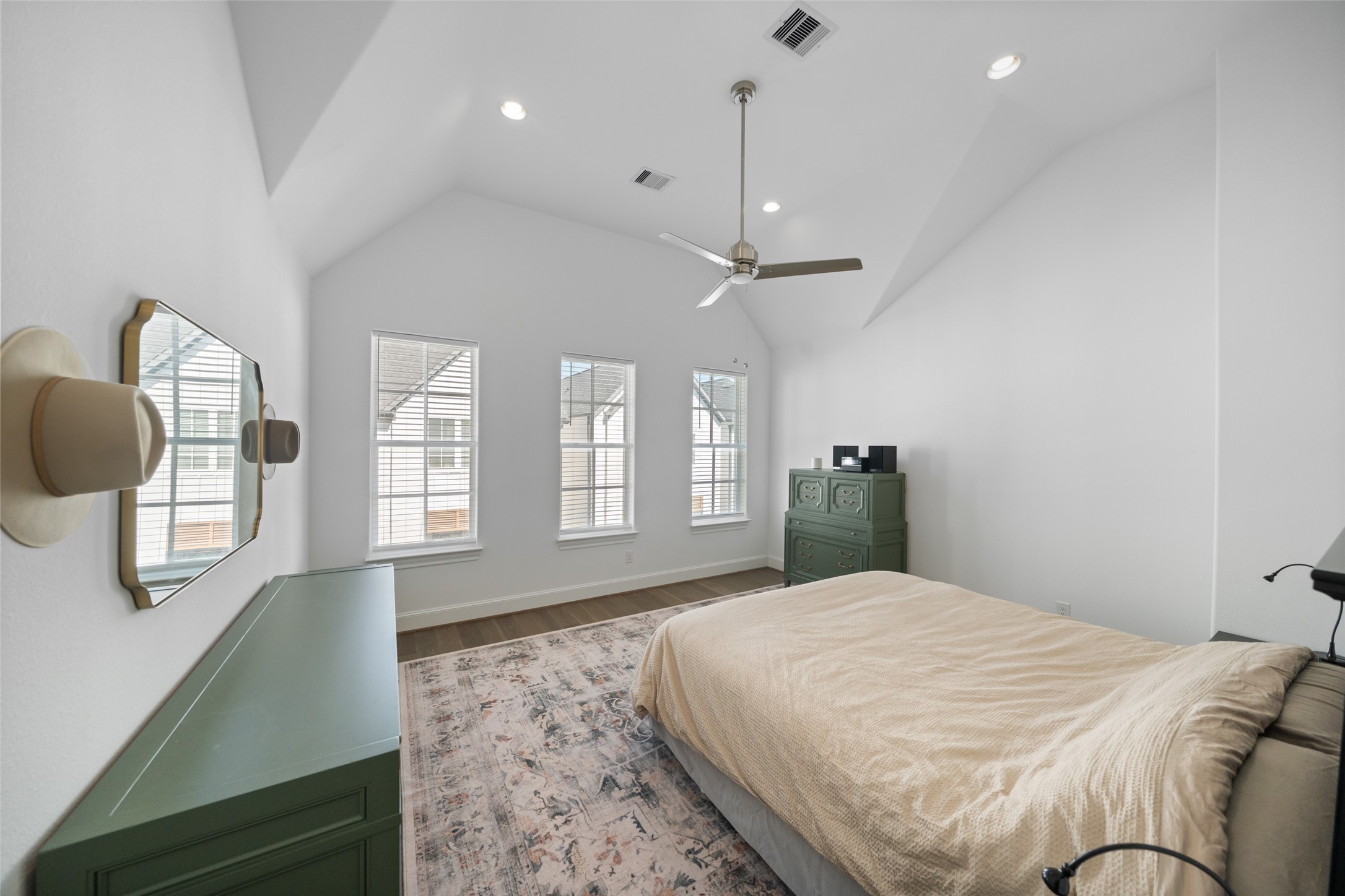 3307 Timbergrove Oaks Street Houston, TX 77008 - Photo 21 of 33 a bedroom with a large bed and a window