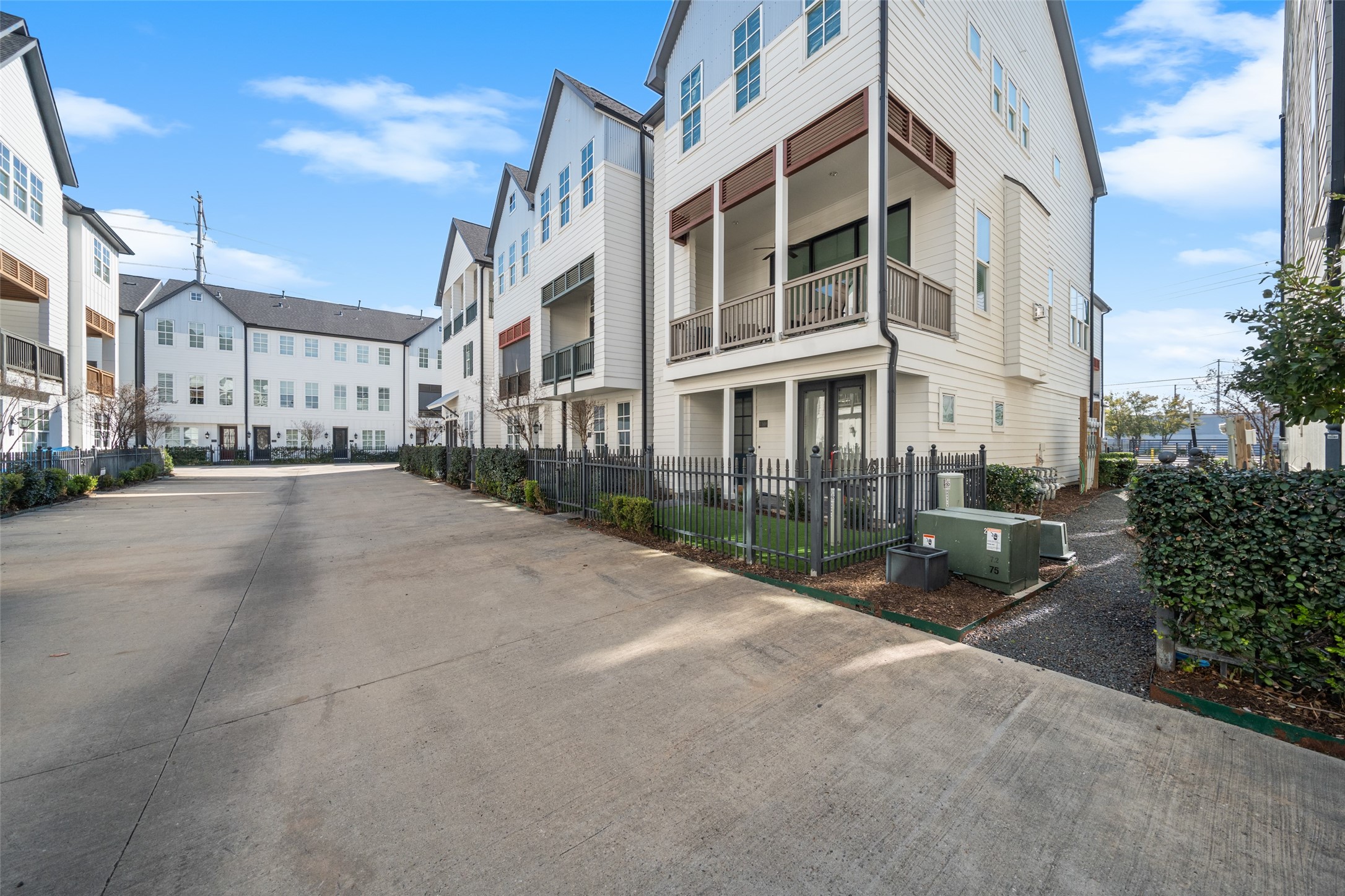 3307 Timbergrove Oaks Street Houston, TX 77008 - Photo 30 of 33 a view of a street with a building in the background