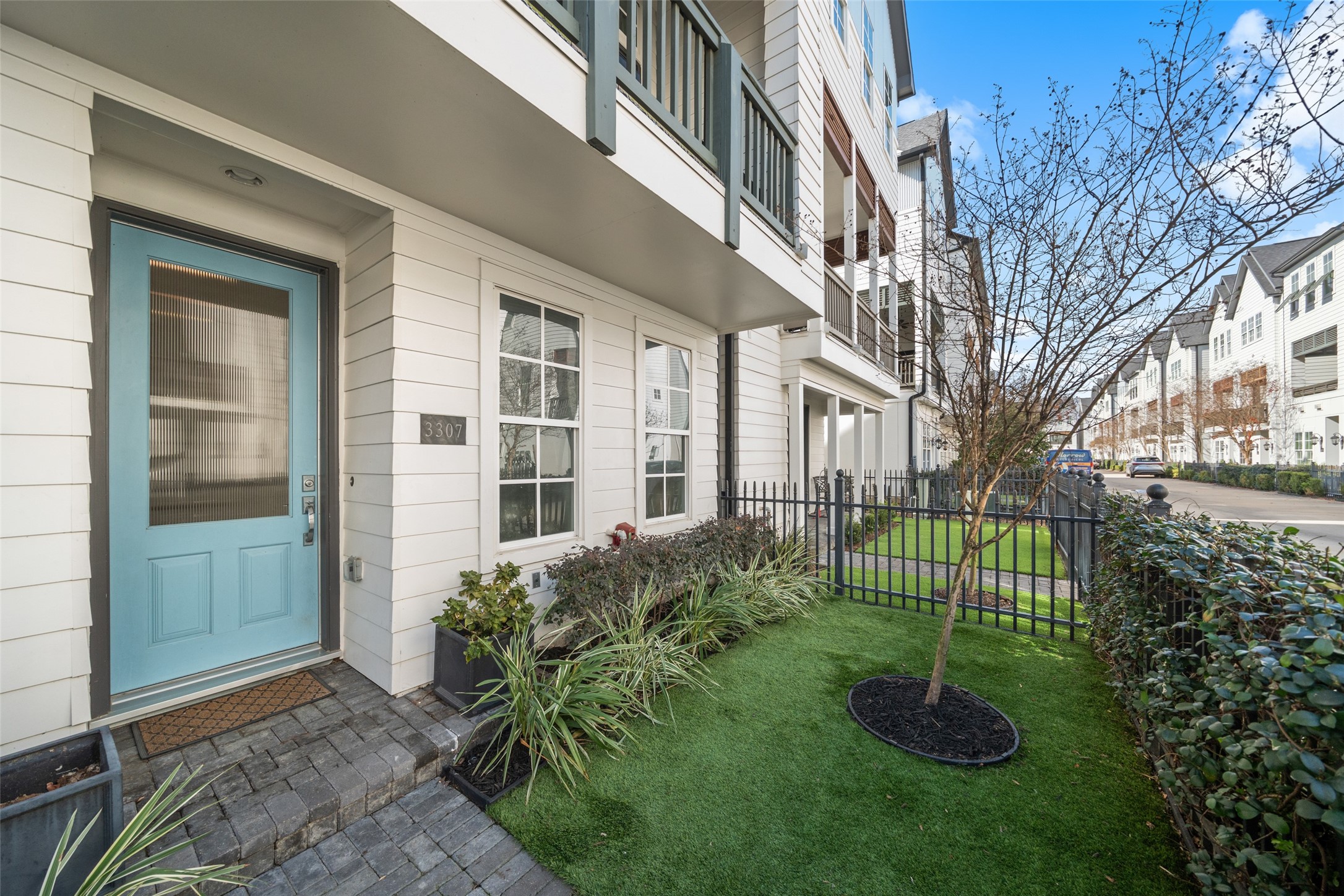3307 Timbergrove Oaks Street Houston, TX 77008 - Photo 3 of 33 a view of a house with a yard and plants